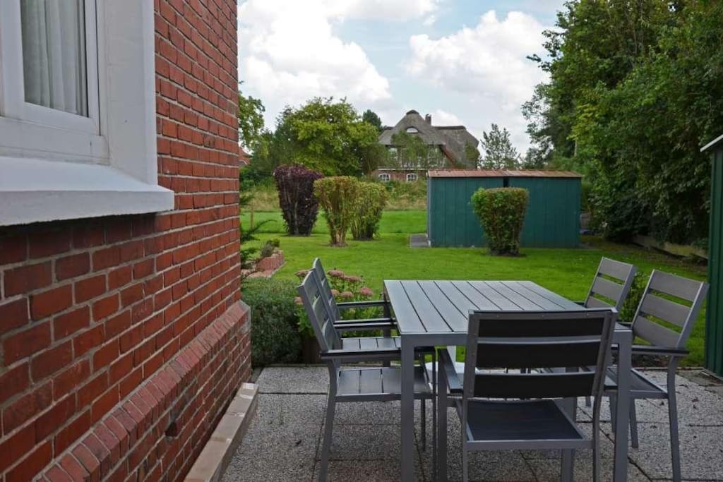 Terrasse und Garten
