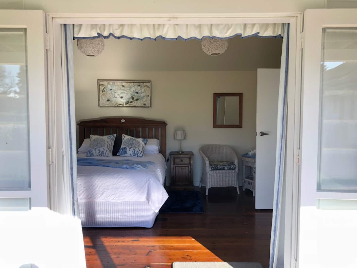 Rosser Retreat
Garden, Animals, E-bikes, Wineries 2