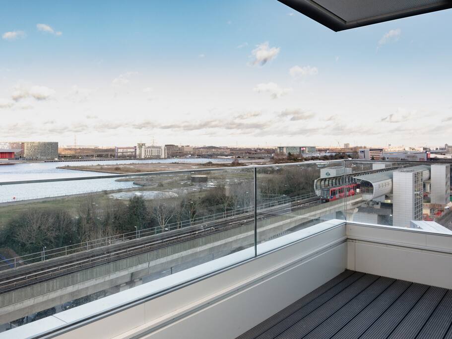The private balcony overlooks the Thames.