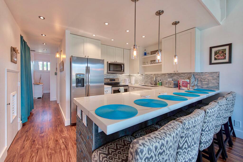 6-seat-oversized eating bar