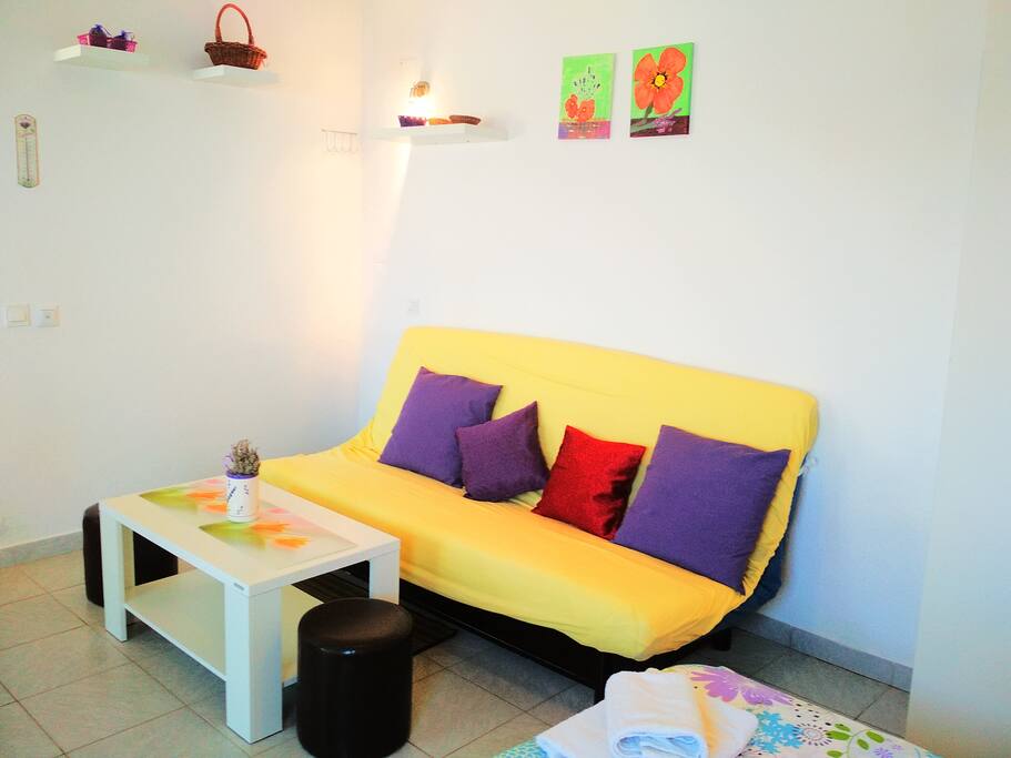 Dining club corner