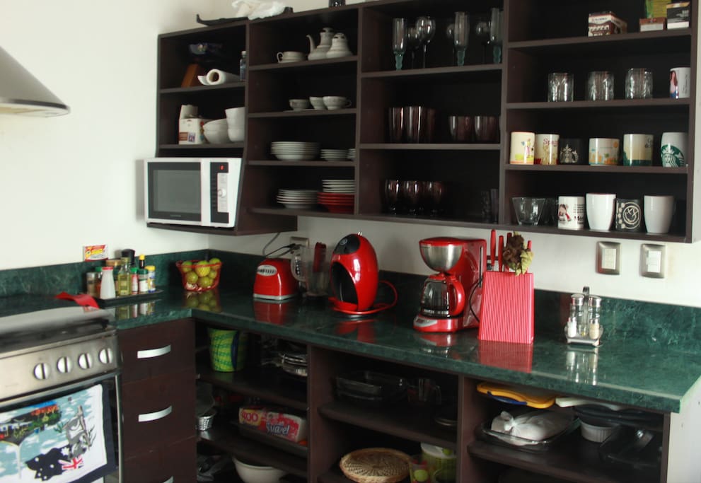 Fully equipped kitchen / Cocina completamente equipada
