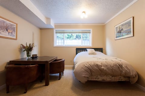 Comfortable Den- Cozy and Clean