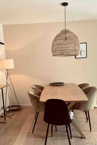 Maison familiale de plain pied ,10min du centre ville ,proche plages.Quartier très calme gallery image 2