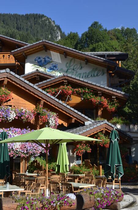 Les Gentianettes l'été avec terrasse