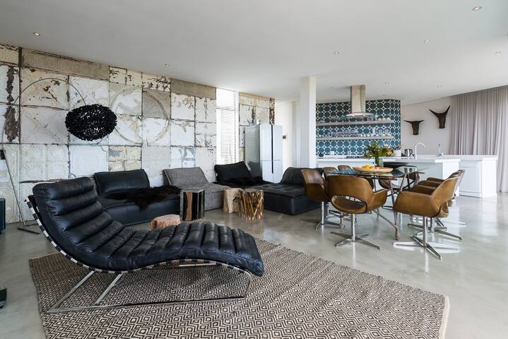 STYLE Designer Villa BEACH FRONT- Unlimited Views gallery image 5