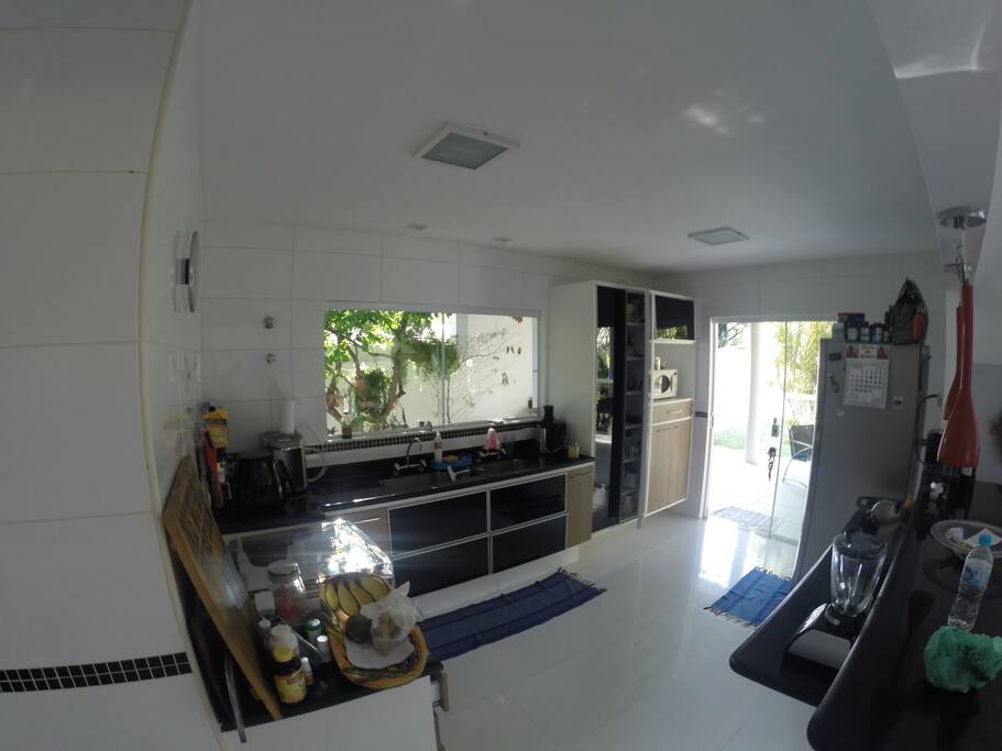 cozinha ampla e arejada