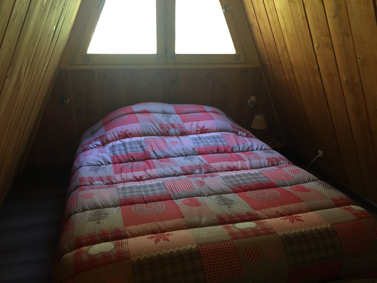 საძინებელი 1