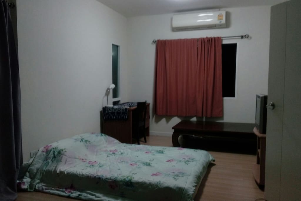 Master bed room