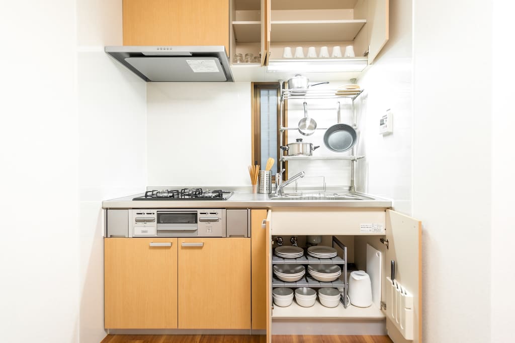 Kitchen Amenities (1/F)