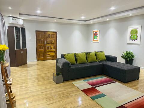 Spacious & Quiet 2 Bed - An Oasis of Serenity