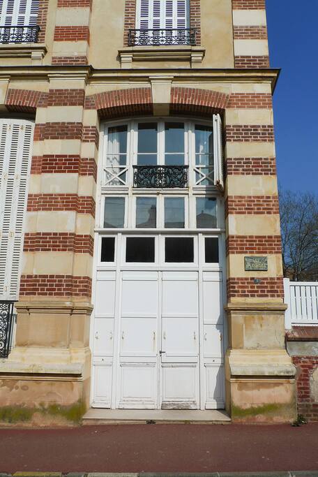 Entrée 2 avenue du Sporting