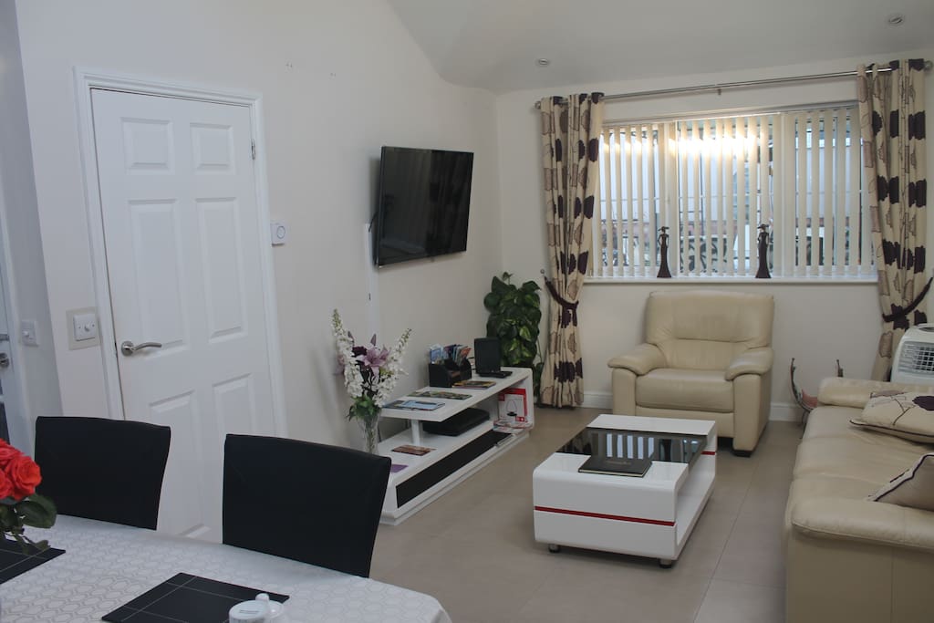 Lounge Area Pict 2