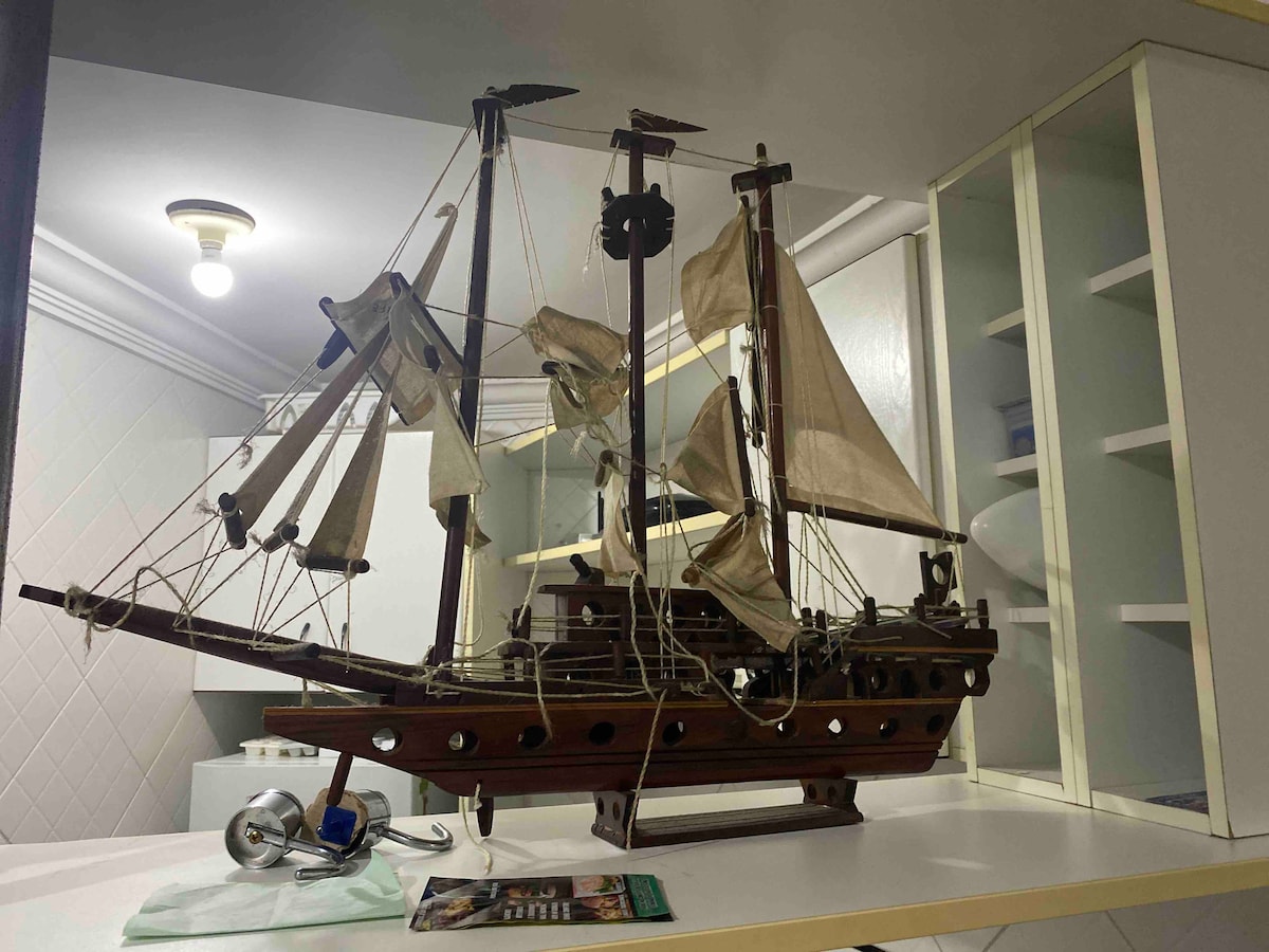 Apt decor and a wine cellar 