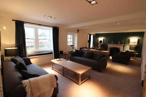 Top Airbnb: Lake District Georgian House, sleeps 12, Cartmel in Lower Allithwaite