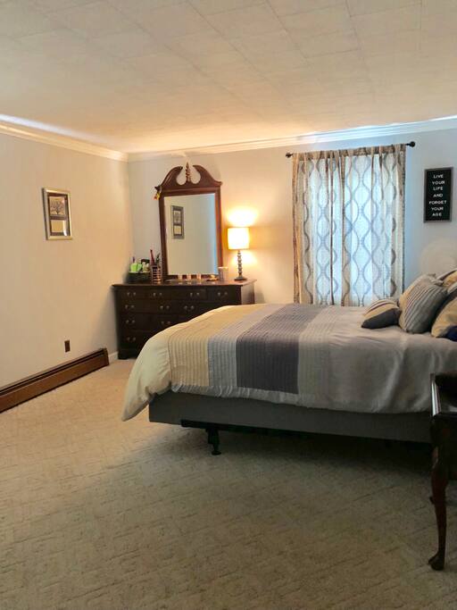 Master bedroom - Queen bed