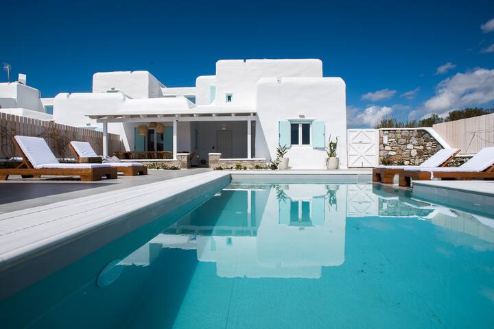 Mykonos Villa Sapphire: Poolside Luxury Haven