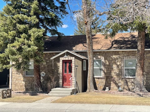 Top Airbnb: Wonderful house two blocks from city center in Cody / Yellowstone