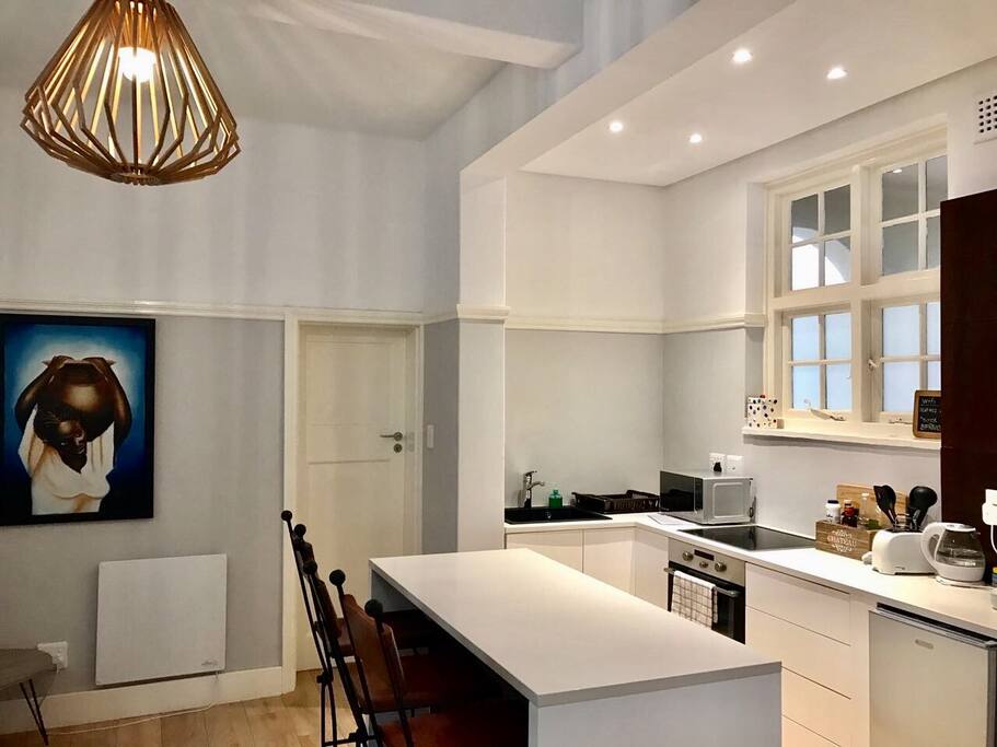 Kitchen with breakfast bar