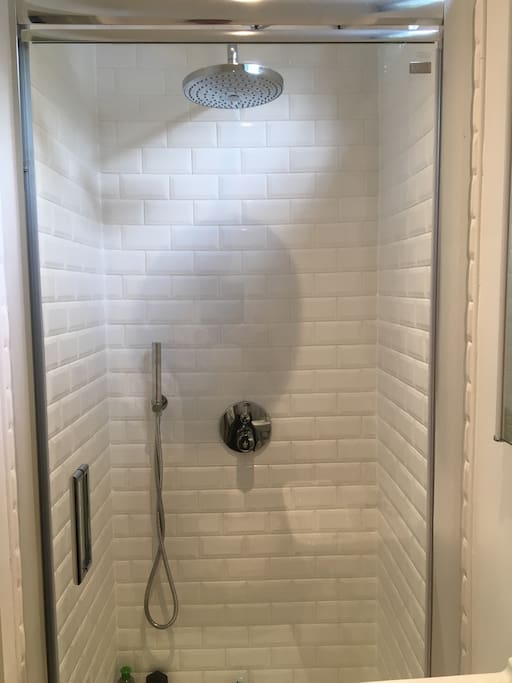 Private modern shower room & wc