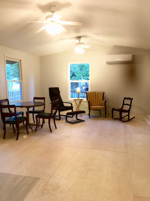 Dining/sitting area