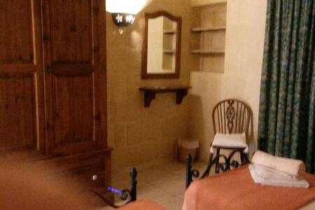 Top 20 bed en breakfasts sannat: herbergen en b&bs airbnb sannat