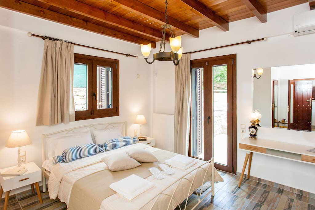 Master Bedroom - Double Bed - Private Bath - TV - A/C