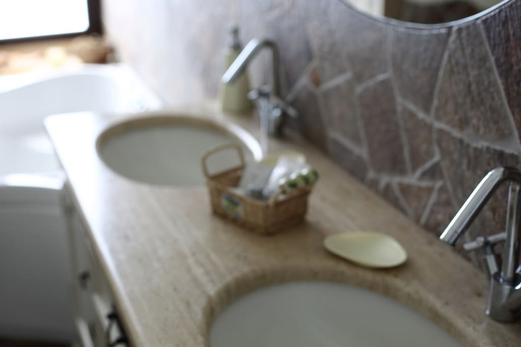 Bagno con vasca idromassagio