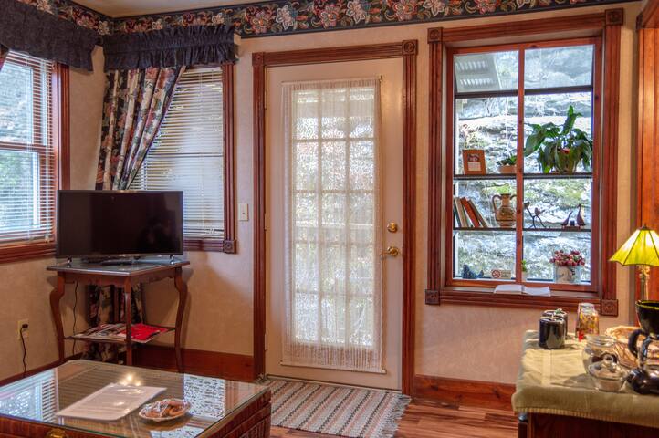 Henry David Thoreau S Suite Cliff Cottage Inn Bed And