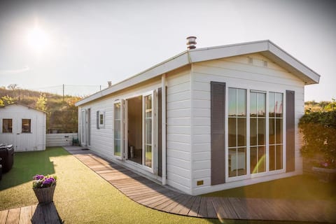 Chalet North Sea in the dune, close to the beach