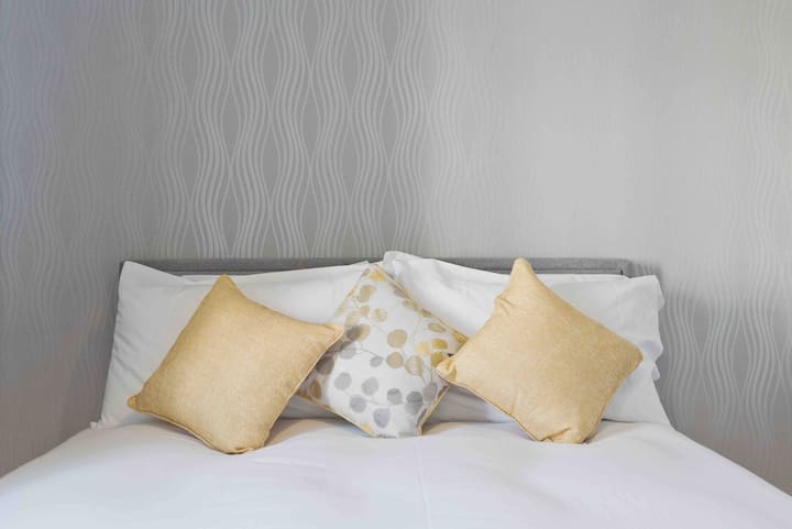 Veľká manželská posteľ