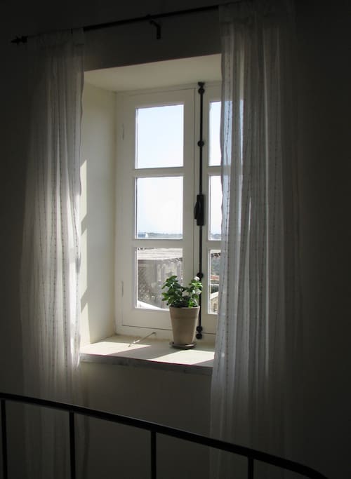 window to sea