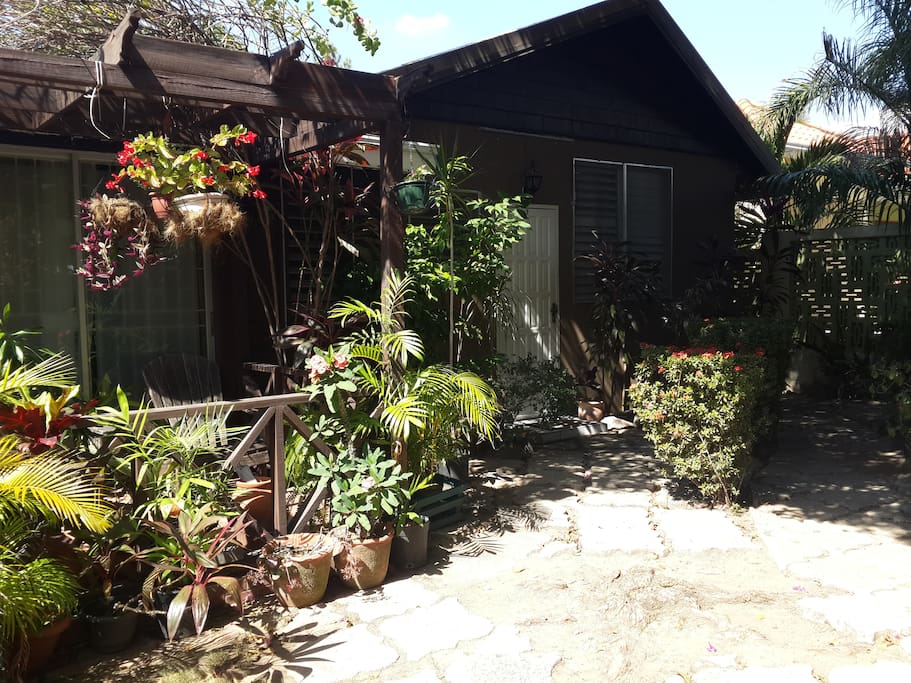 Cozy Cottage Apartments located in the heart of Kingston, Jamaica
