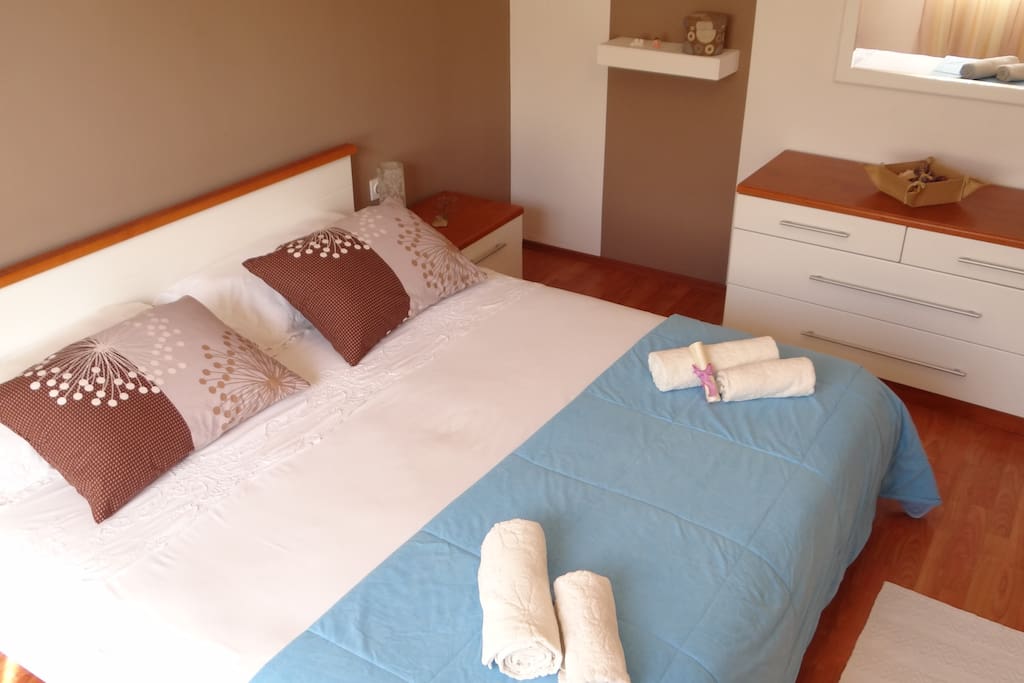 Masterbedroom, large bed 180x200 cm