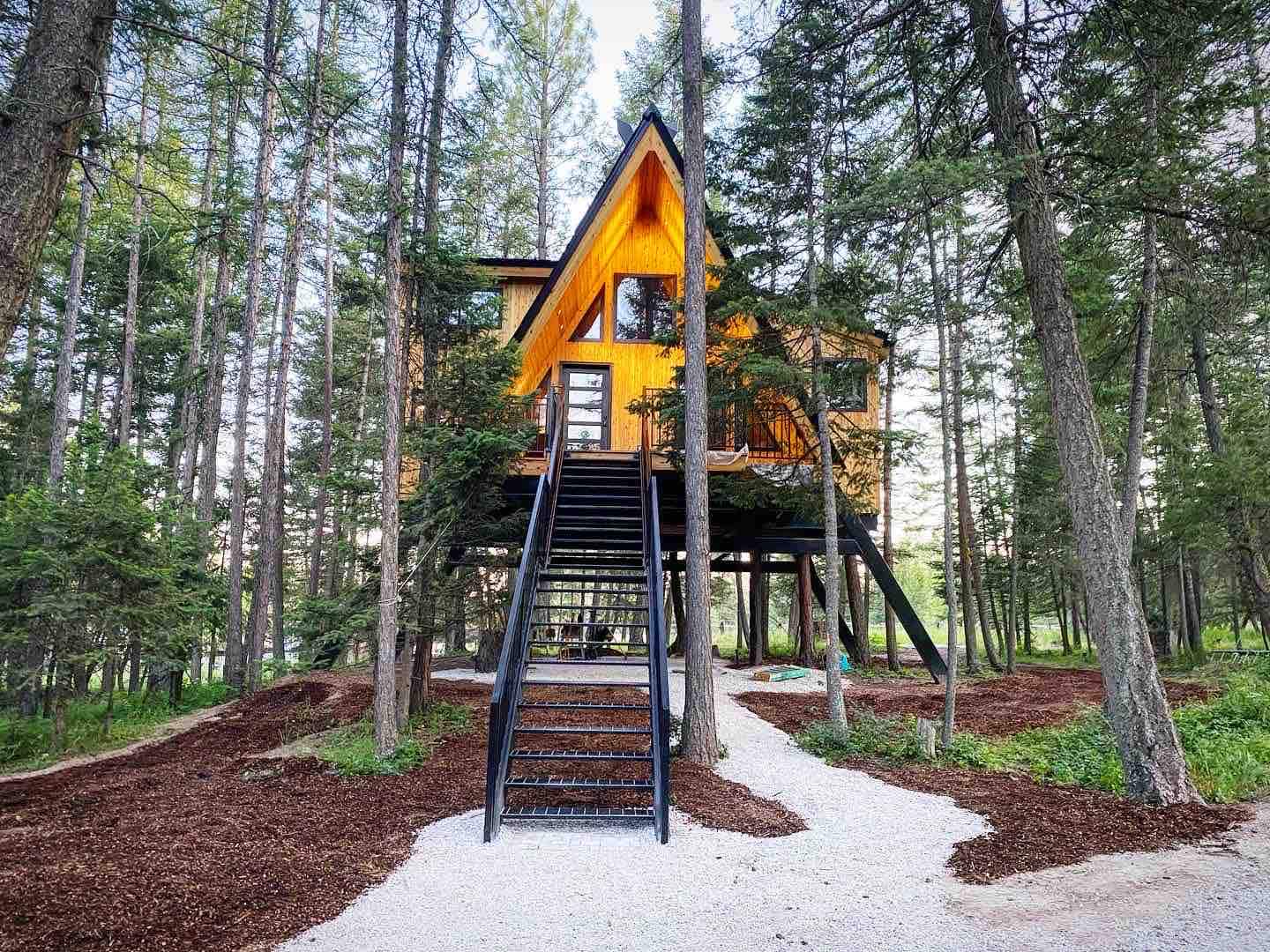 Airbnb preview for Raven's Nest Treehouse at MT Treehouse Retreat