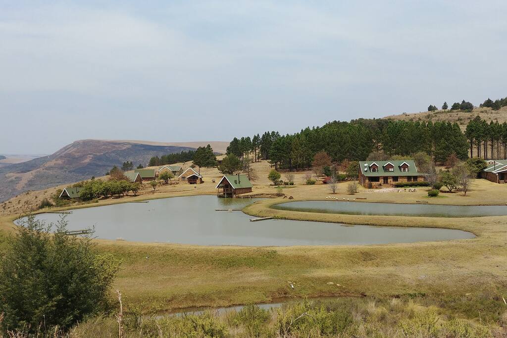 The Kingfisher Country Cottages & Trout Lodge