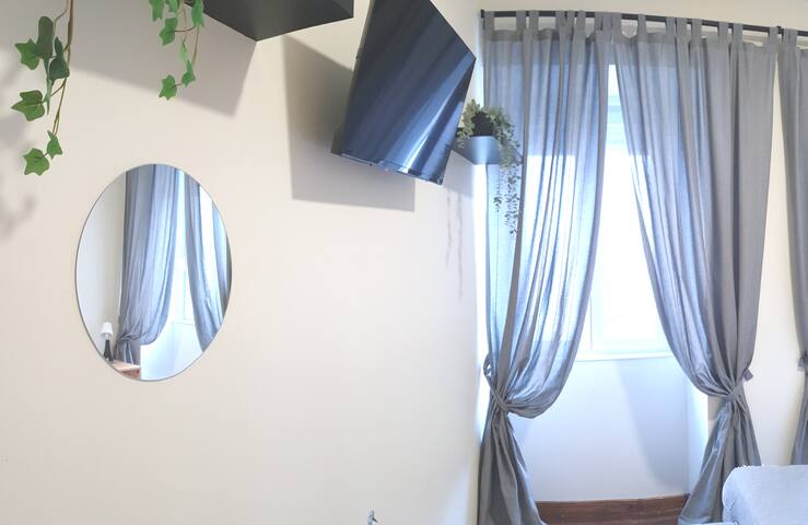 Private house for large groups close to Airport gallery image 5