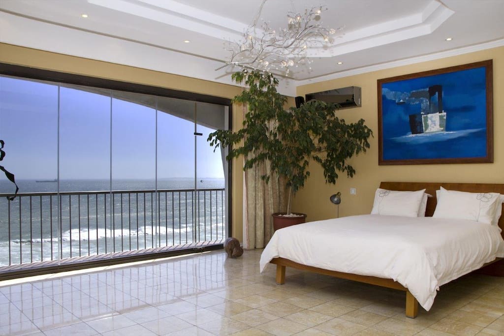 Main bedroom with uninterupted views over Cape Town and Table Mountain