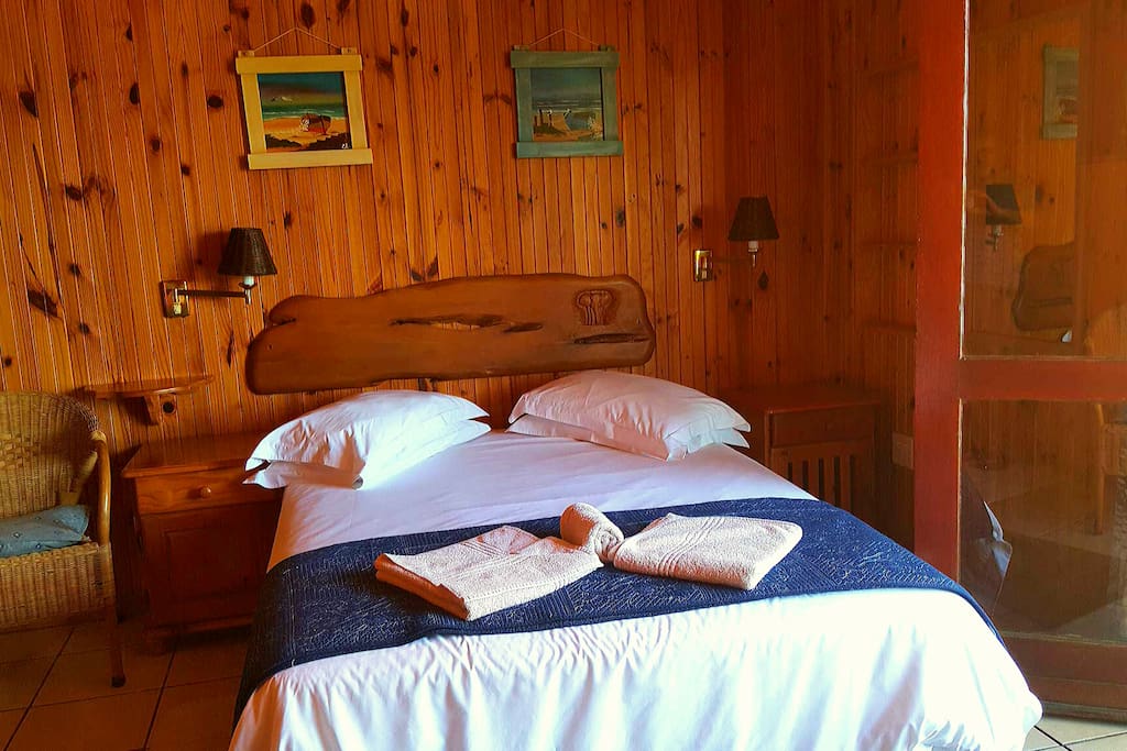 Owl suite double bed
