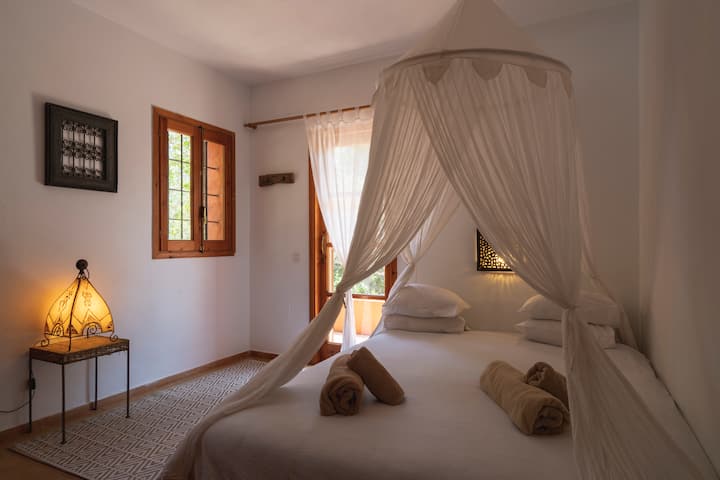 غرفة النوم 2