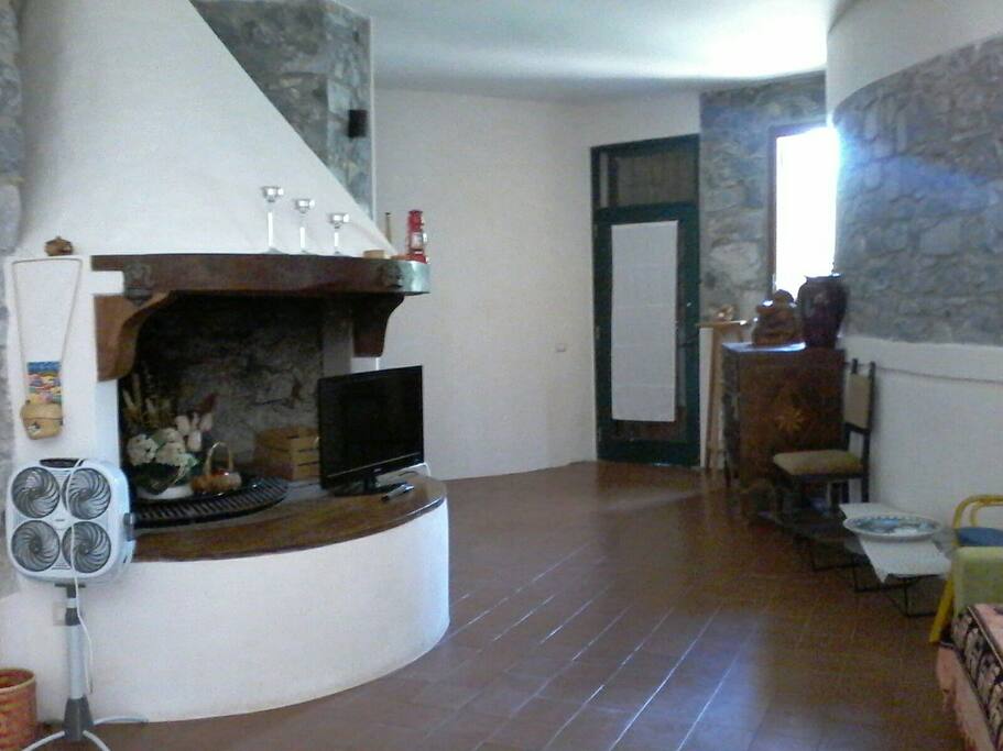 soggiorno con camino