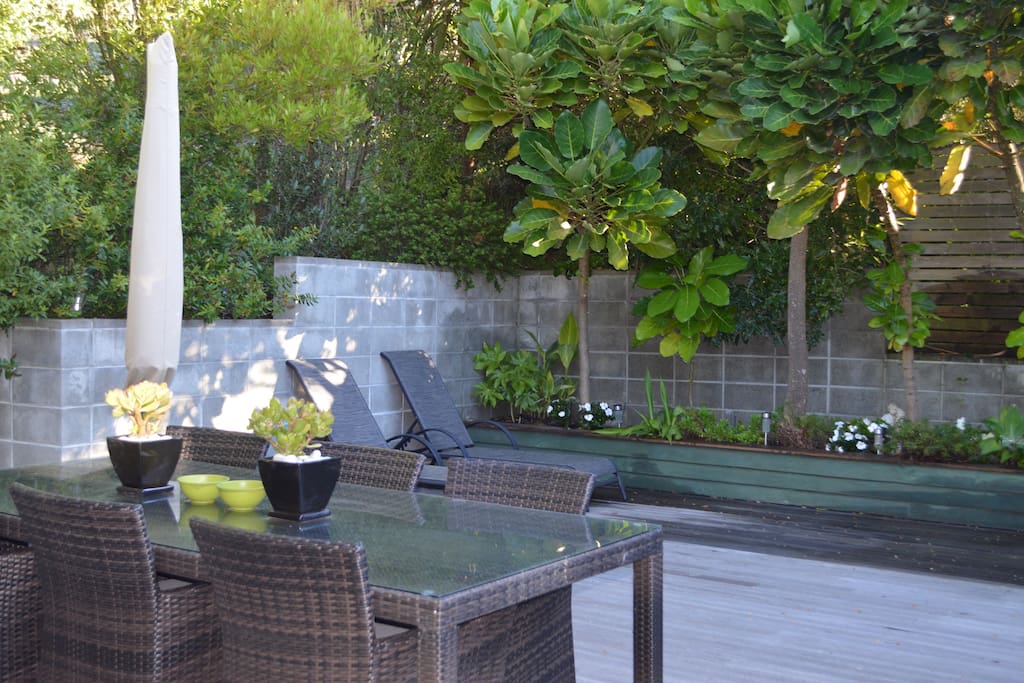 Entertaining Deck, including BBQ and Gas Heater