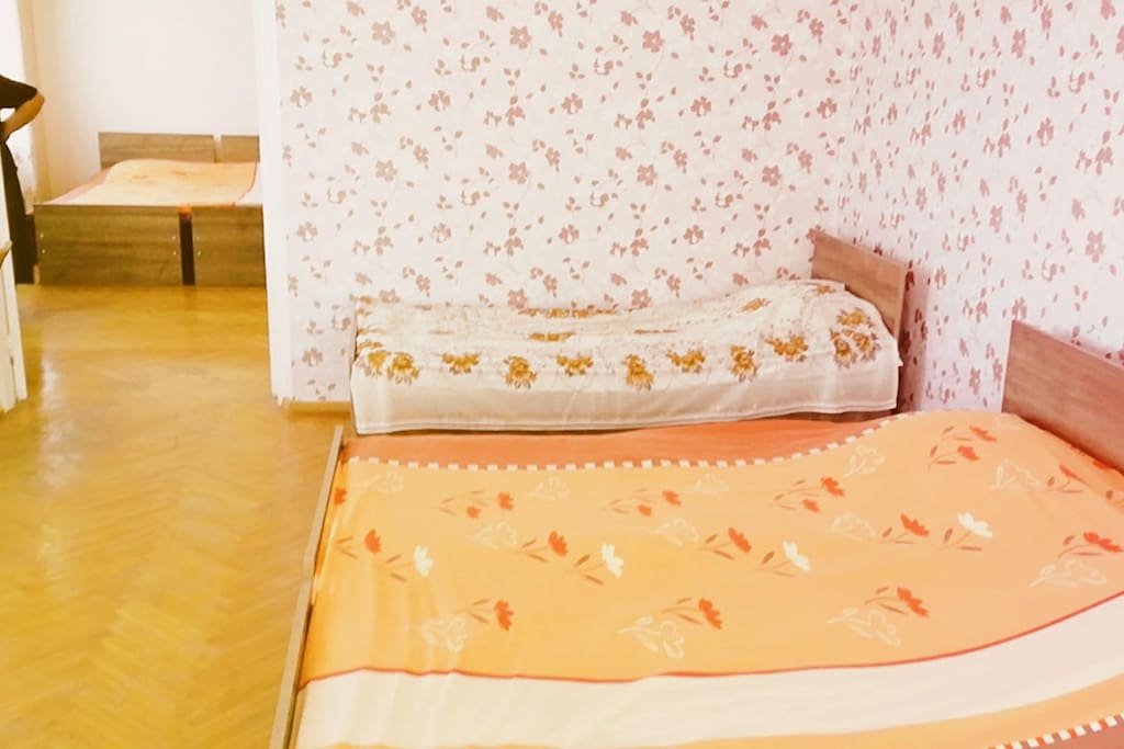 Room for 4-6 person