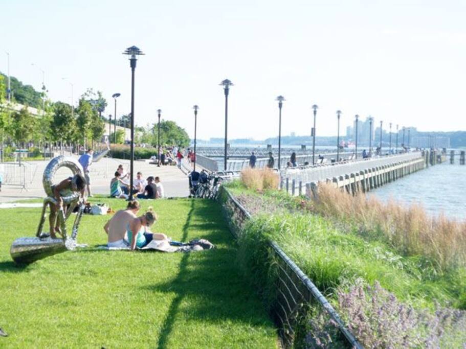 Harlem Piers - 10 min walk