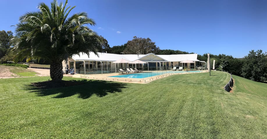 Bayfield Resort – Pool | Pickleball | Basketball