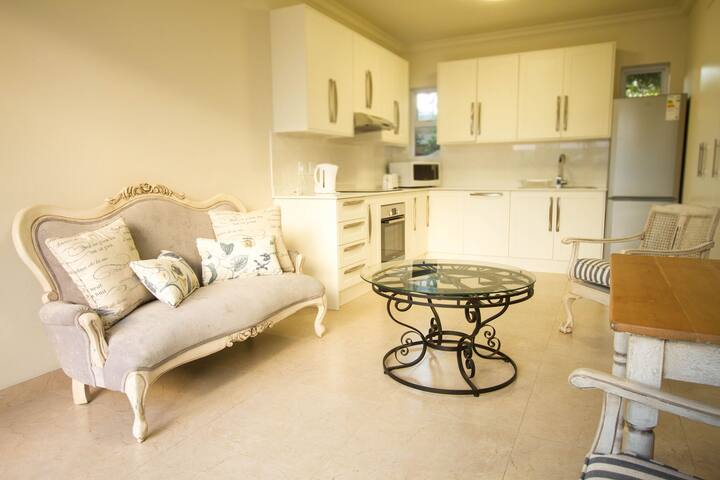 BayBlu House on Seaforth gallery image 5