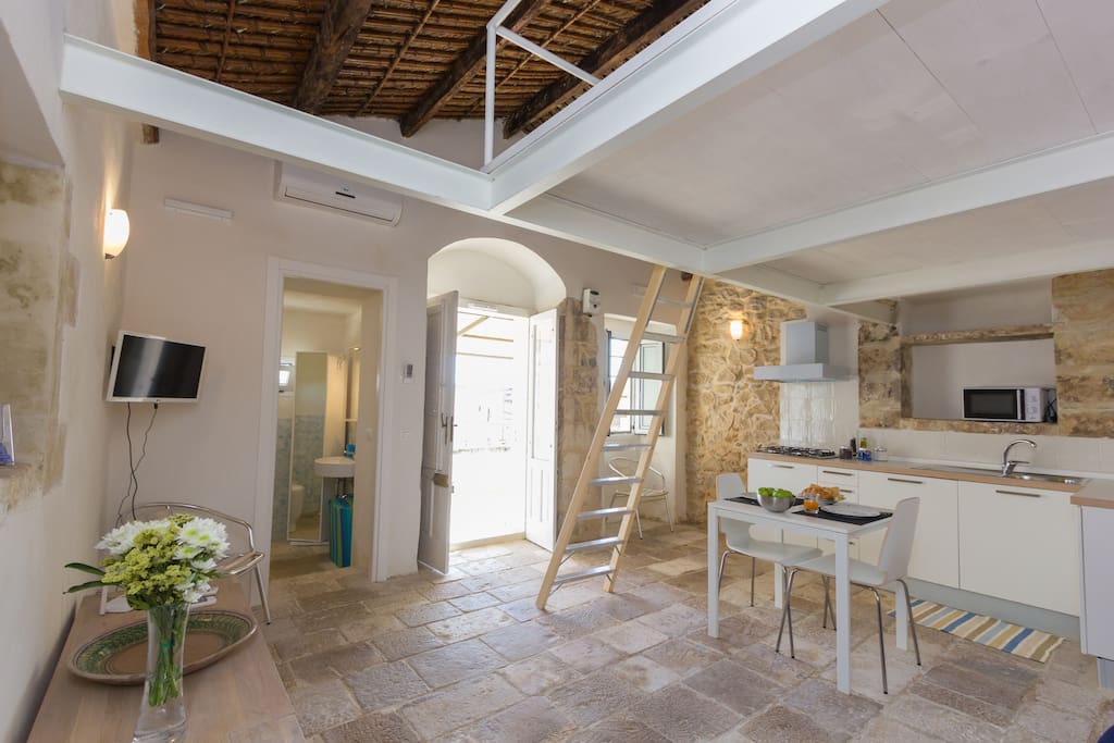 Kitchen - Lounge
