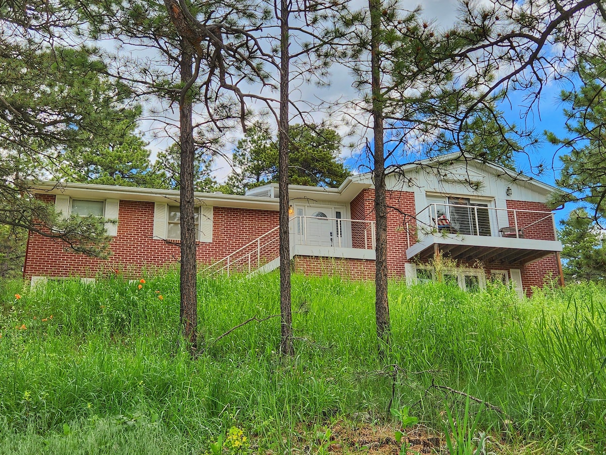 Red Rocks Retreat Mountain Getaway Above Golden Houses for Rent in