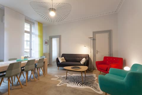 Popular Airbnb listing: 140 m² apartment historic center, parking. in Centre