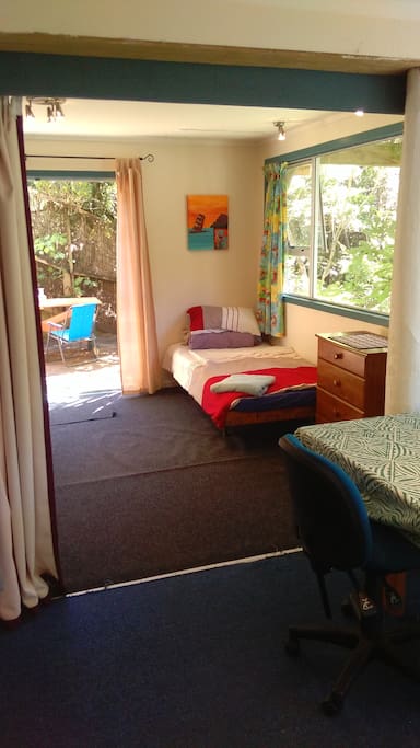 Bed 2 & deck 2 in flat